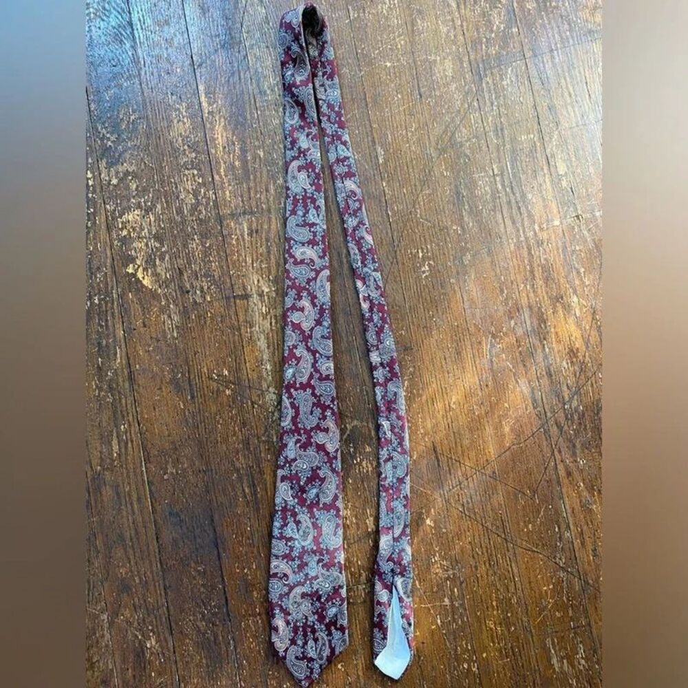 GUC Vintage Silk Dior paisley print tie